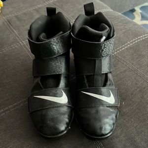 Black Nike fast flex cleats